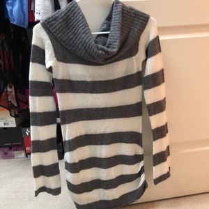 Sweater white and gray